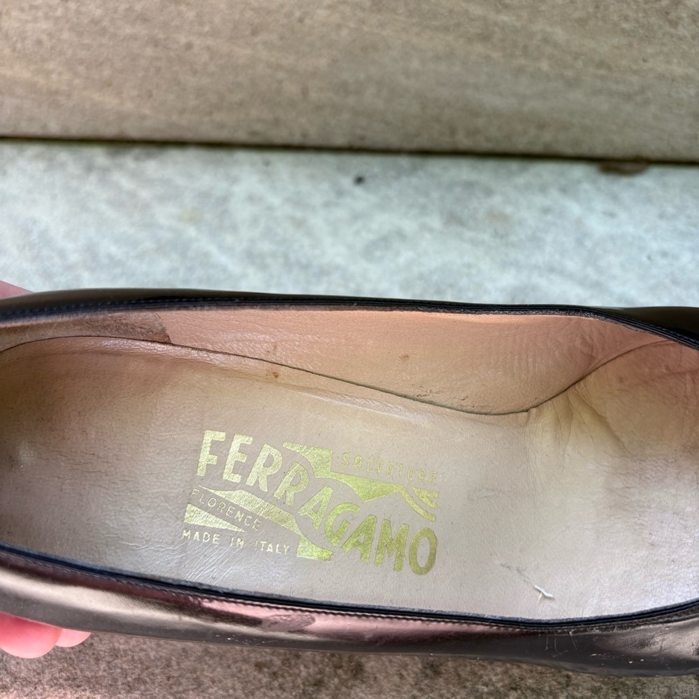Vintage Salvatore Ferragamo Black Patent Leather Heels Size 9 - Picture 6 of 10